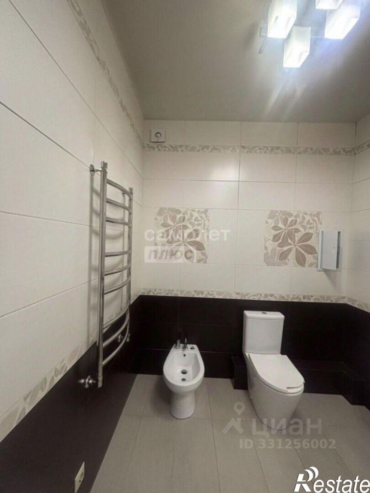 3-комн квартира б-р Гагарина, 68г,  д. 68г
