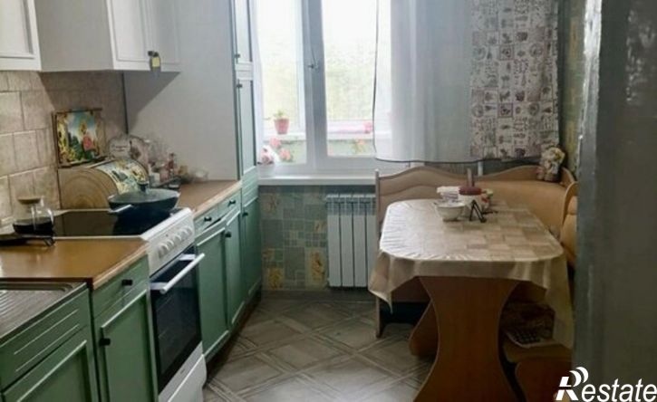 3-комн квартира микрорайон Зелёный, 16