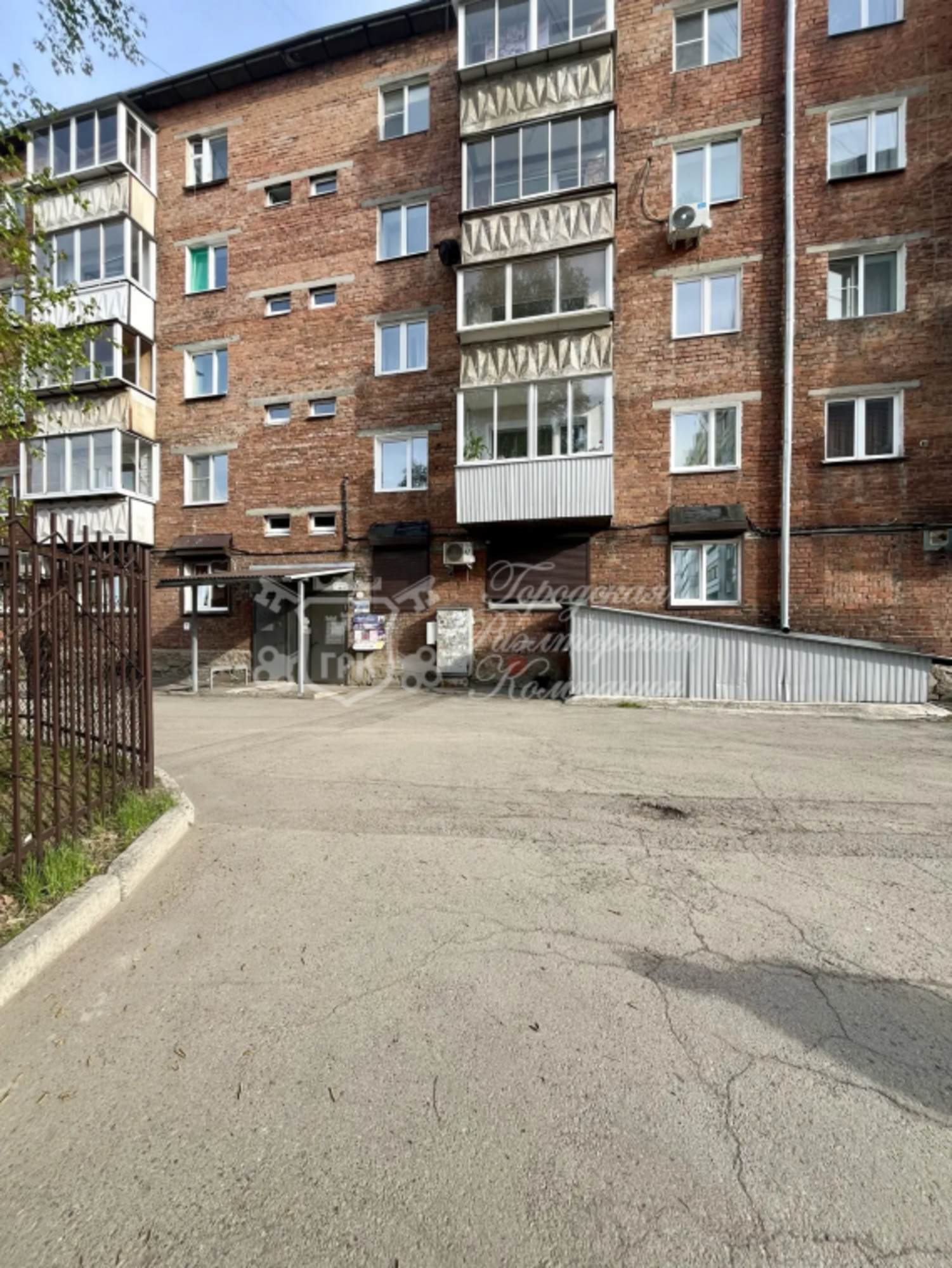 Купить квартиру за 10 900 000 рублей на Трилиссера, 57А