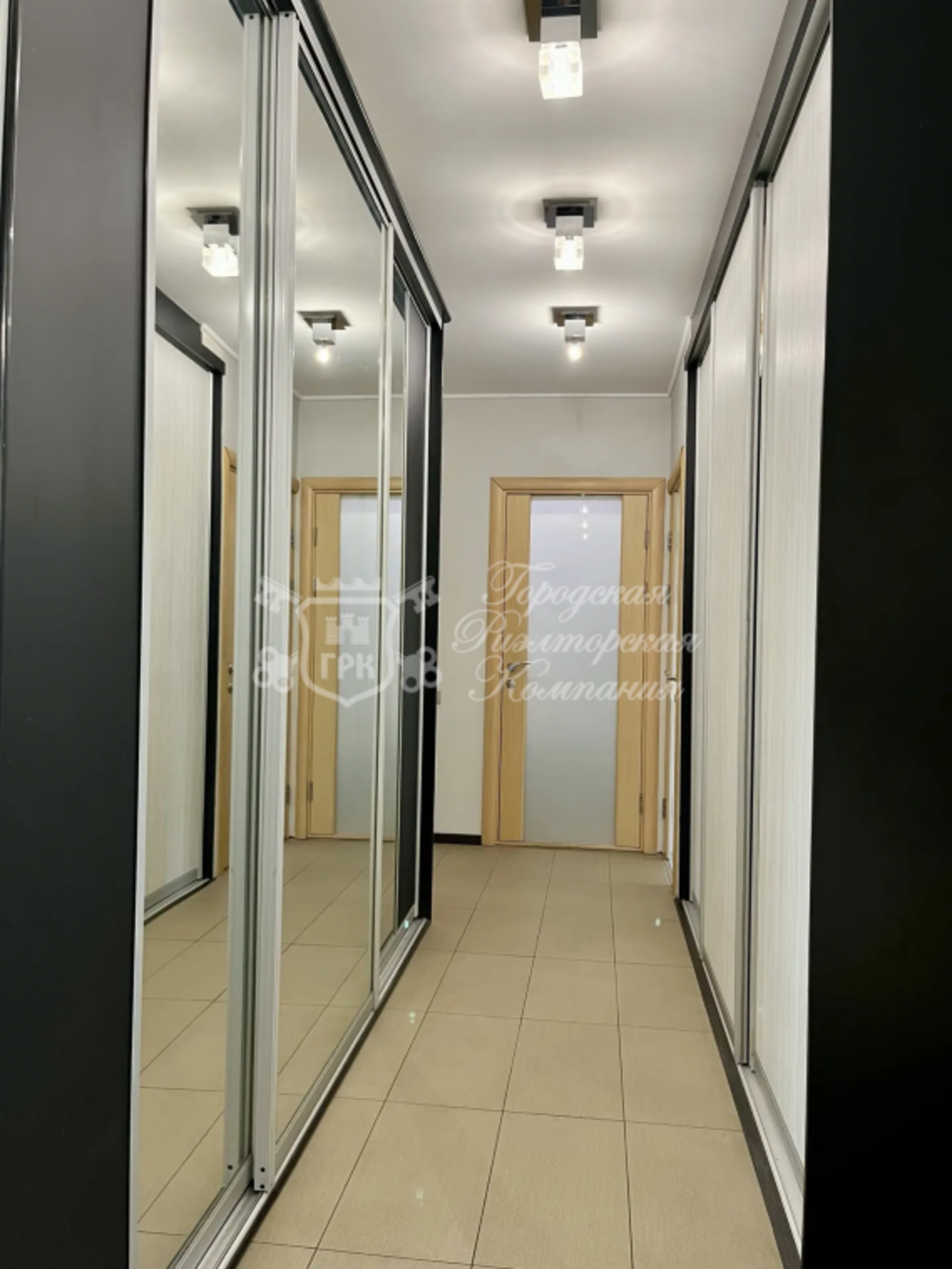 Купить квартиру за 10 900 000 рублей на Трилиссера, 57А