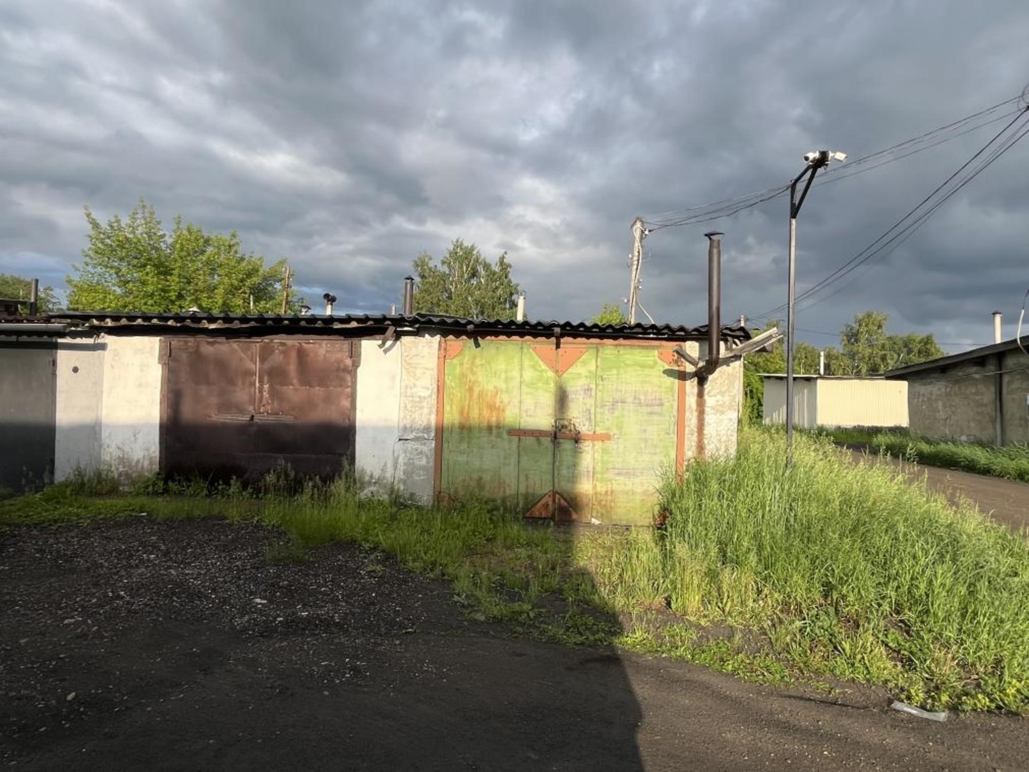 Купить гараж, место в паркинге за 899 000 рублей на Новаторов, 52