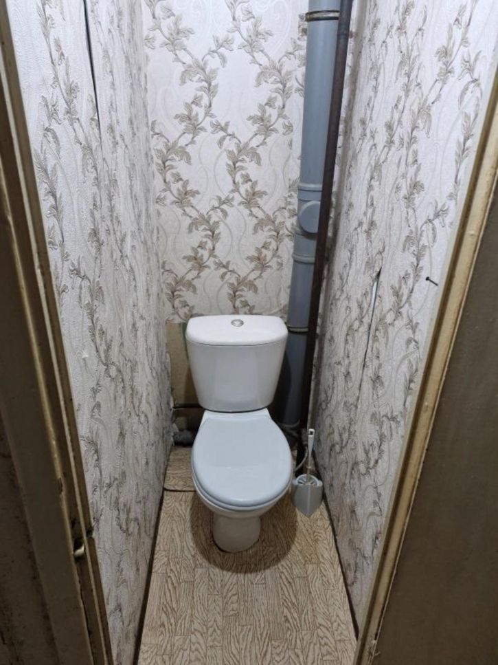 3-комн квартира -, 43