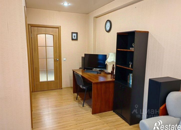 2-комн квартира микрорайон Крылатый, 21