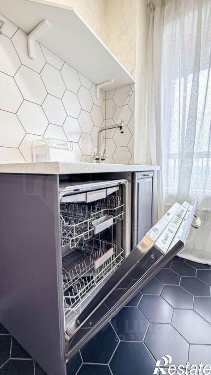 4-комн квартира пр-д Атласова, 22,  д. 22