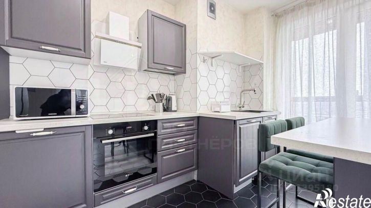 4-комн квартира пр-д Атласова, 22,  д. 22