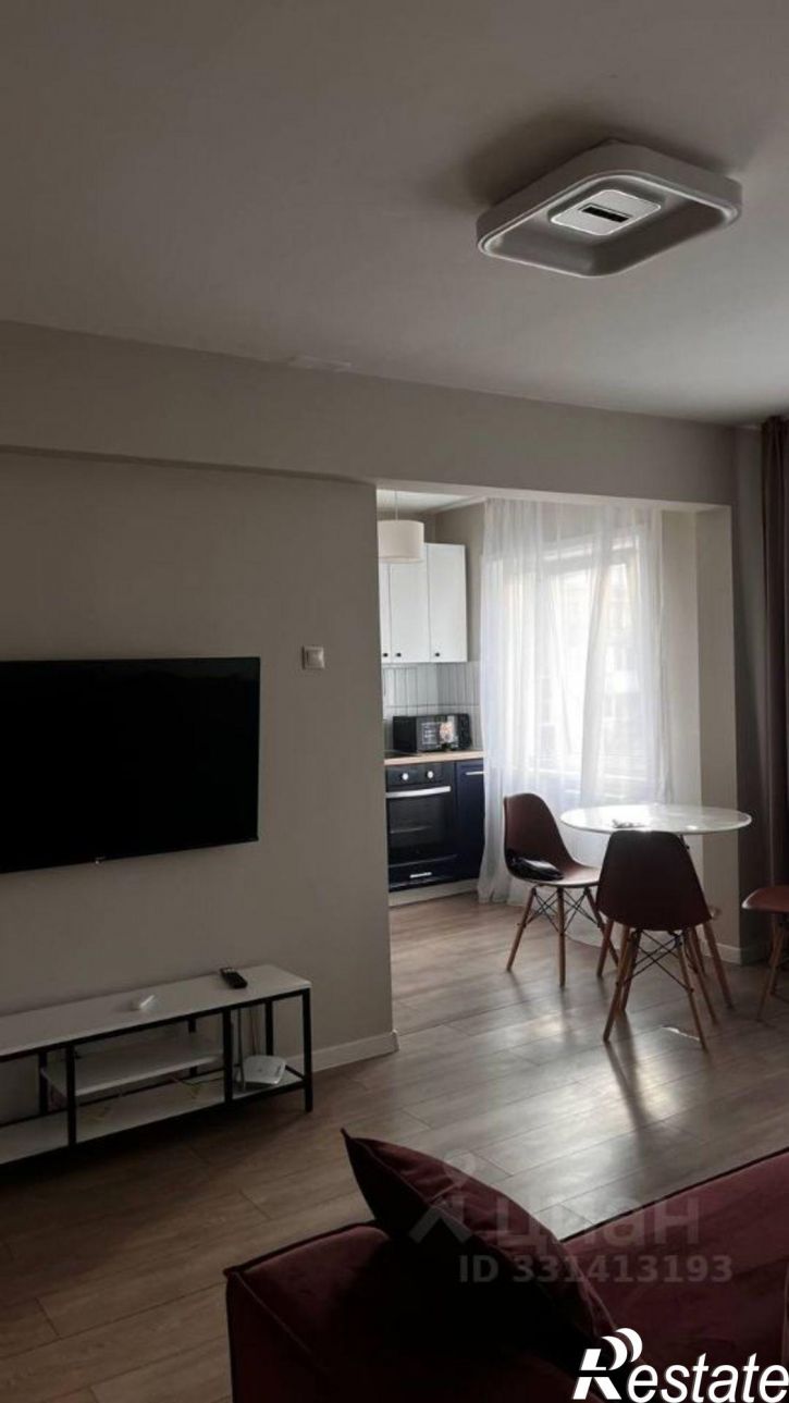 3-комн квартира ул Иосифа Уткина, 17,  д. 17