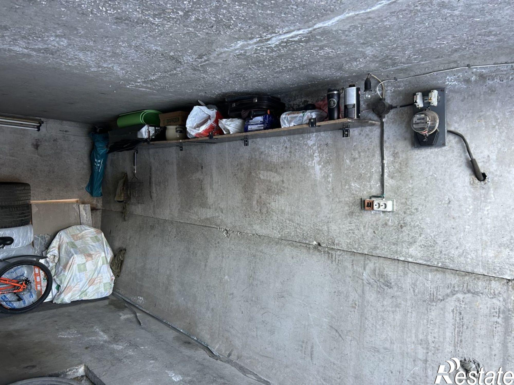 Купить гараж, место в паркинге за 700 002 рублей на улица Геологов, 32А