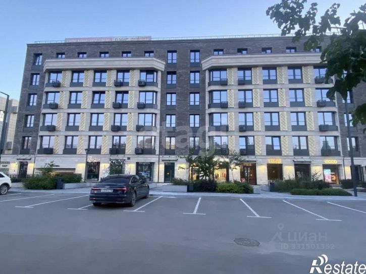 3-комн квартира ул 3 Июля, 8,  д. 8