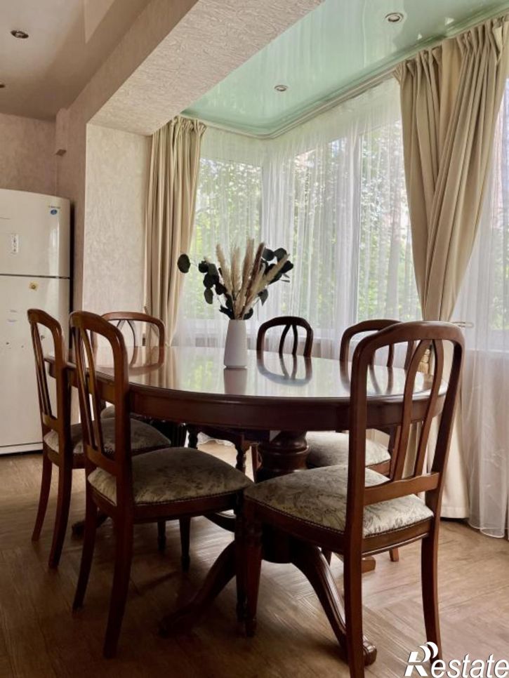 4-комн квартира Трилиссера, 89