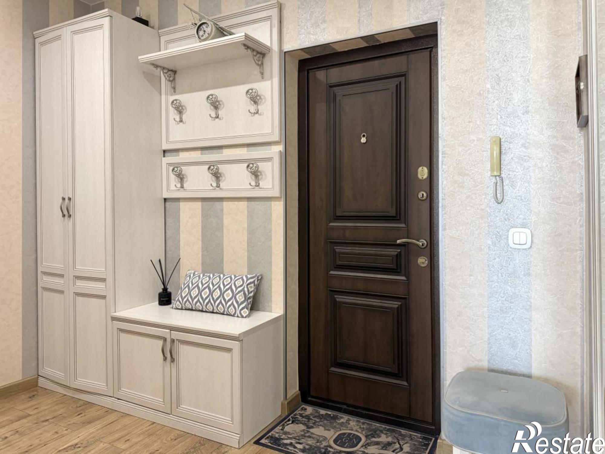Купить квартиру за 12 700 000 рублей на Ржанова, 45/4