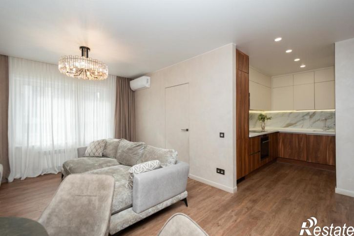 4-комн квартира Трилиссера, 22