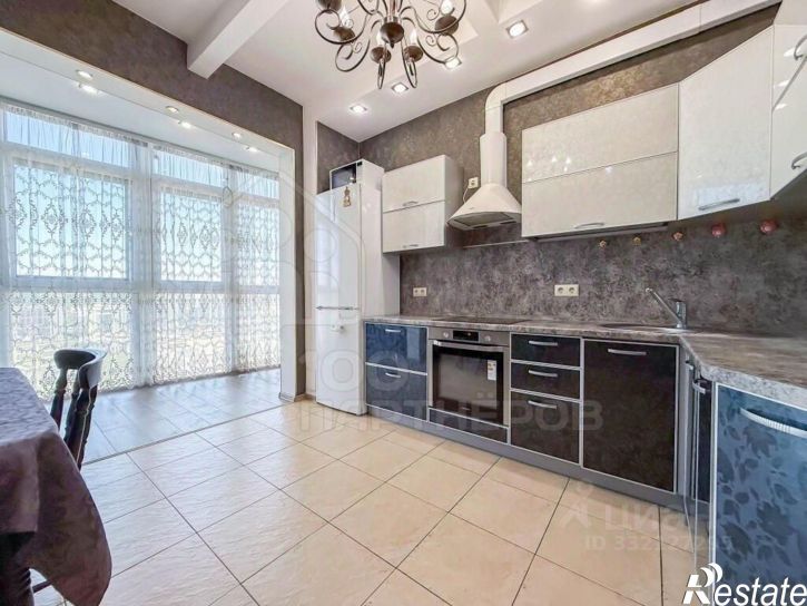 4-комн квартира ул Декабрьских Событий, 31,  д. 31