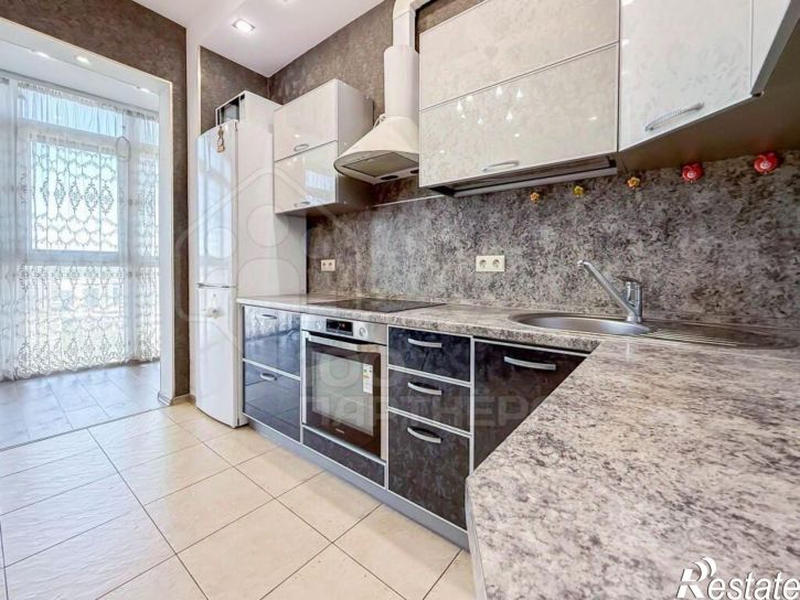 4-комн квартира ул Декабрьских Событий, 31,  д. 31