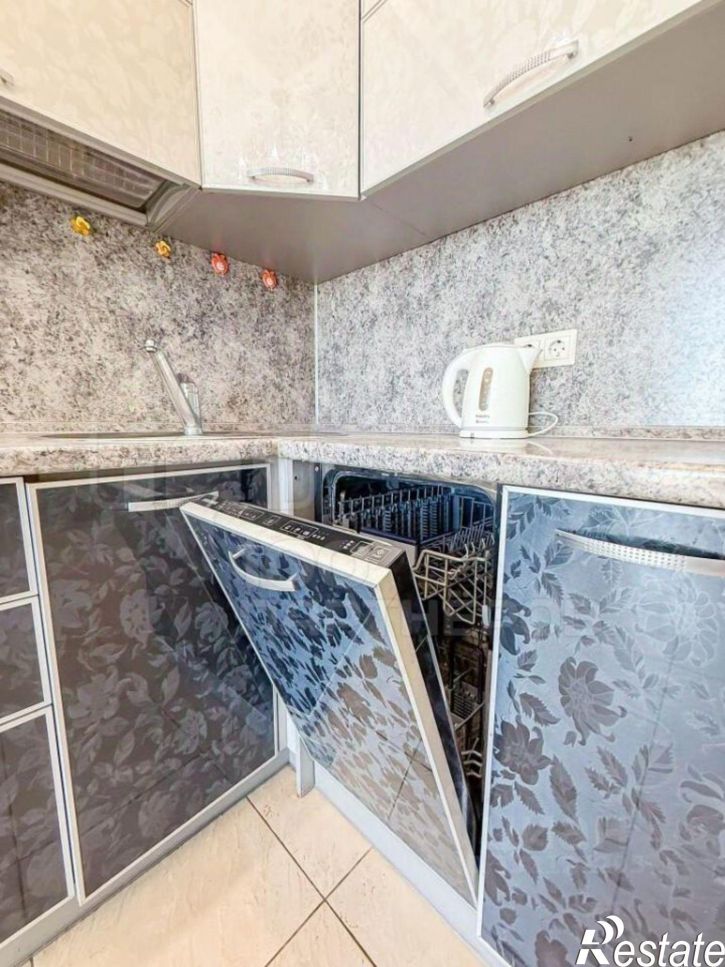 4-комн квартира ул Декабрьских Событий, 31,  д. 31