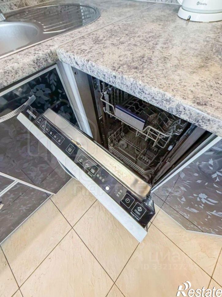 4-комн квартира ул Декабрьских Событий, 31,  д. 31