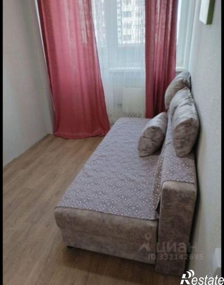 2-комн квартира микрорайон Радужный, 72