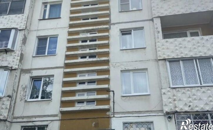 3-комн квартира микрорайон Зелёный, 3