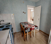 2-комн, 42кв м, этаж 2/5 ул Баррикад, 54е
