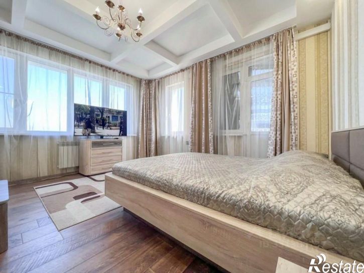 4-комн квартира ул Декабрьских Событий, 31,  д. 31