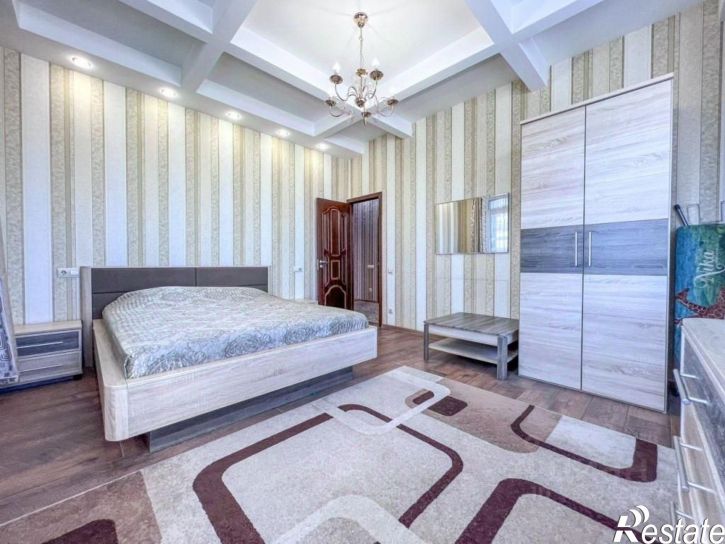 4-комн квартира ул Декабрьских Событий, 31,  д. 31
