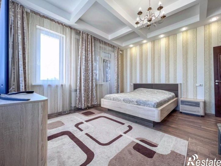 4-комн квартира ул Декабрьских Событий, 31,  д. 31