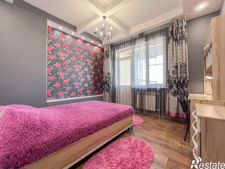 4-комн квартира ул Декабрьских Событий, 31,  д. 31