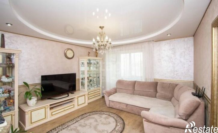 3-комн квартира микрорайон Университетский, 71