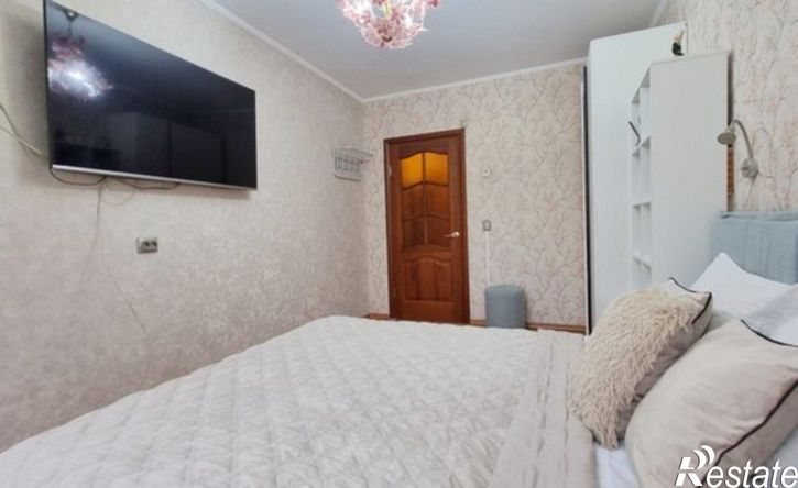2-комн квартира микрорайон Университетский, 87