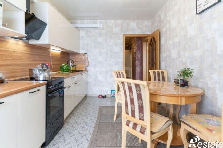3-комн квартира ул Сурнова, 30/8,  д. 30/8