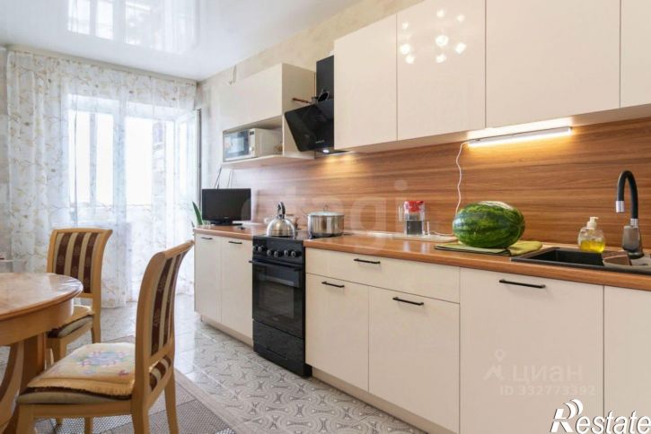 3-комн квартира ул Сурнова, 30/8,  д. 30/8