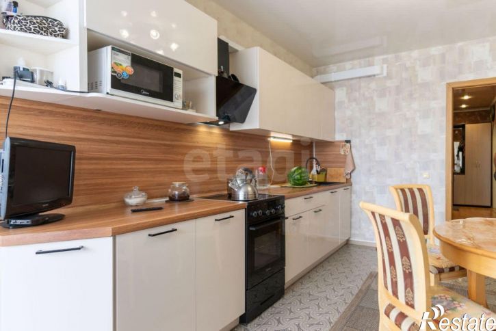 3-комн квартира ул Сурнова, 30/8,  д. 30/8