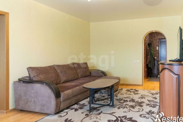 3-комн квартира ул Сурнова, 30/8,  д. 30/8