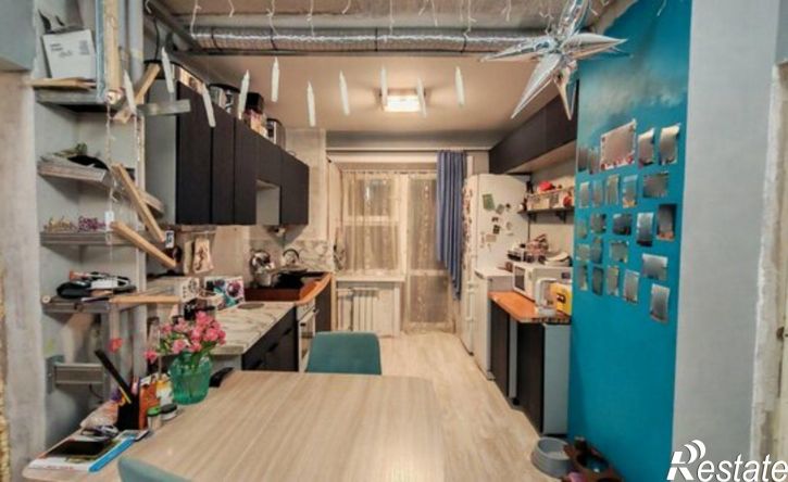 4-комн квартира микрорайон Университетский, 95