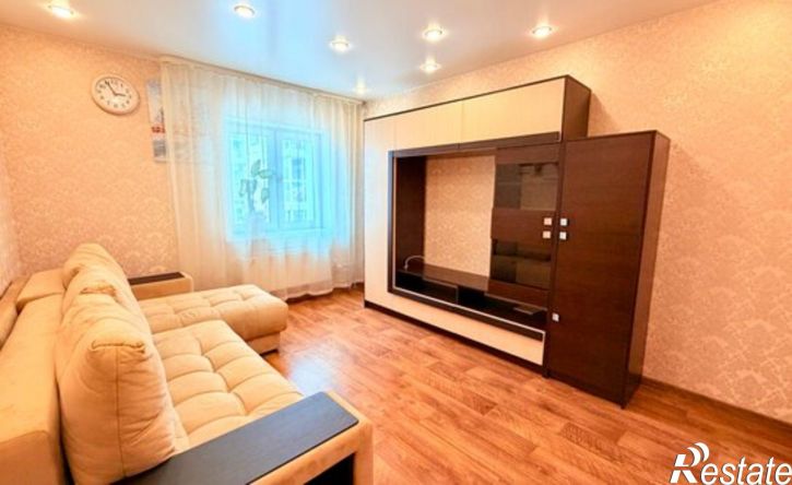 3-комн квартира улица Летописца Нита Романова, 25