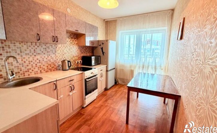 3-комн квартира улица Летописца Нита Романова, 25