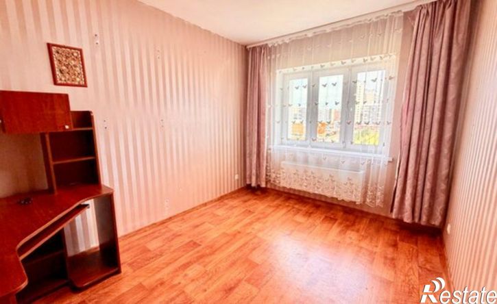 3-комн квартира улица Летописца Нита Романова, 25