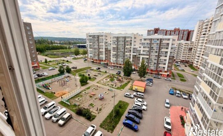3-комн квартира улица Летописца Нита Романова, 25