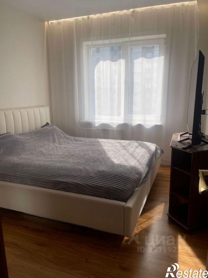 3-комн квартира микрорайон Радужный, 44