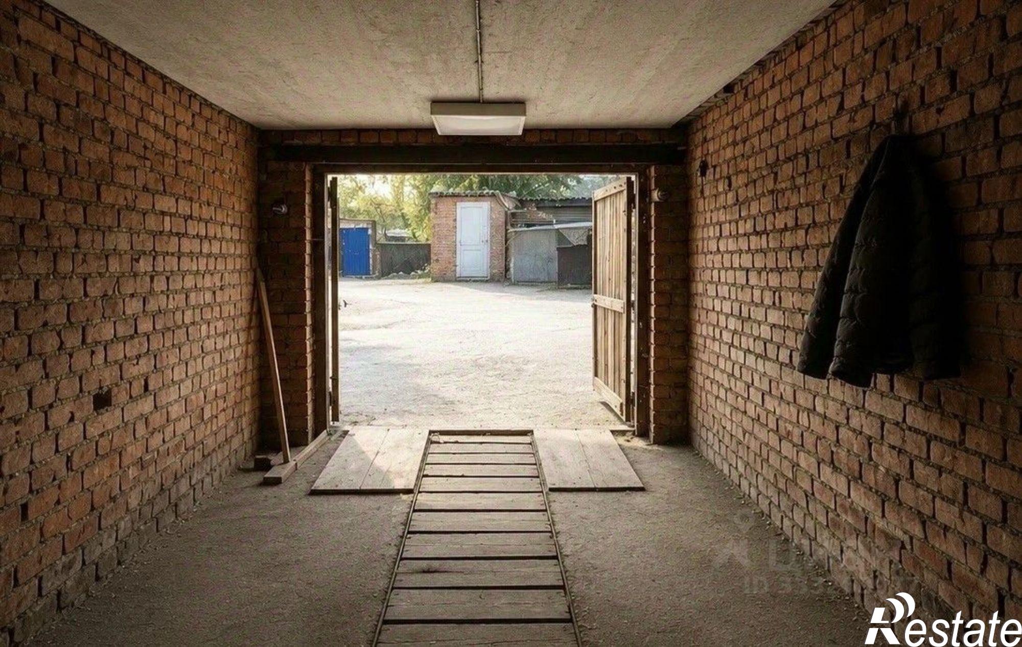 Купить гараж, место в паркинге за 395 010 рублей на ул Байкальская, 277А/13