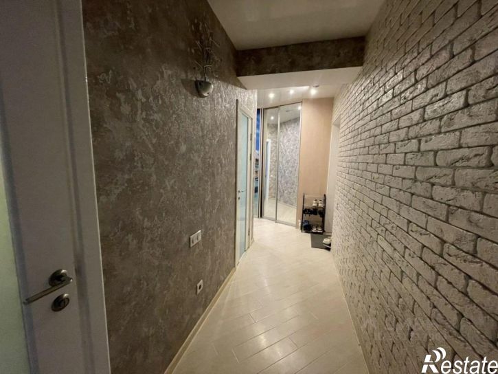 2-комн квартира ул Поленова, 33/1,  д. 33/1
