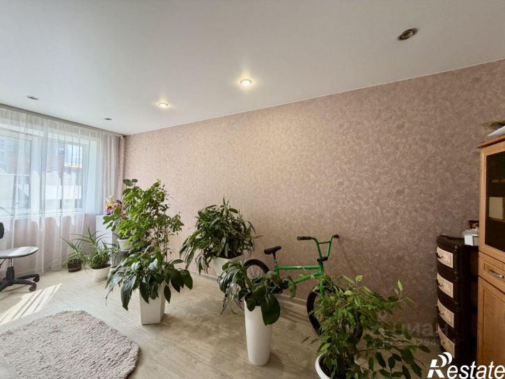 3-комн квартира ул Жукова, 2,  д. 2