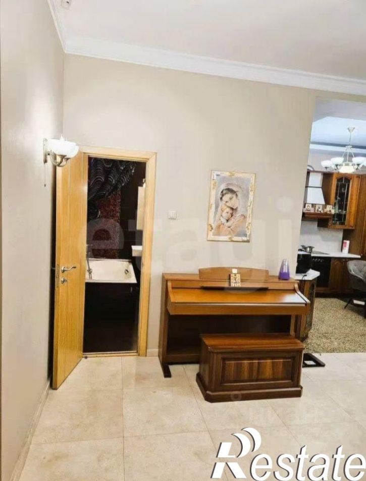 3-комн квартира Российская улица, 8,  д. 8