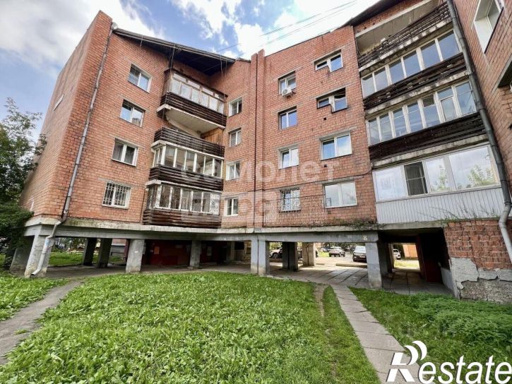 2-комн квартира улица Лапина, 13,  д. 13
