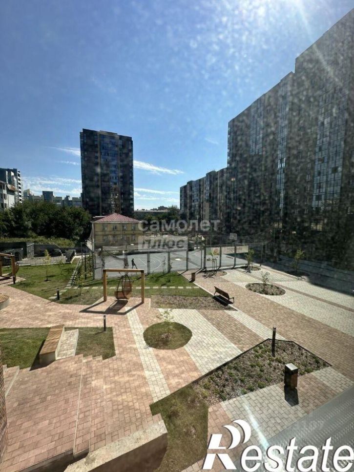 3-комн квартира улица Касьянова, 1,  д. 1