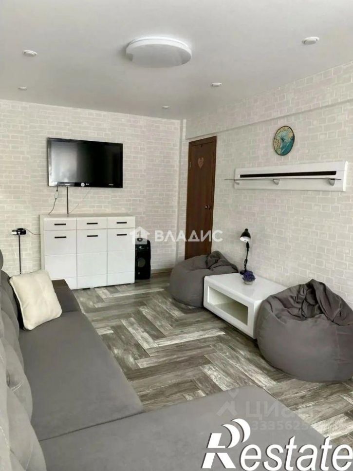 2-комн квартира улица Розы Люксембург, 221,  д. 221