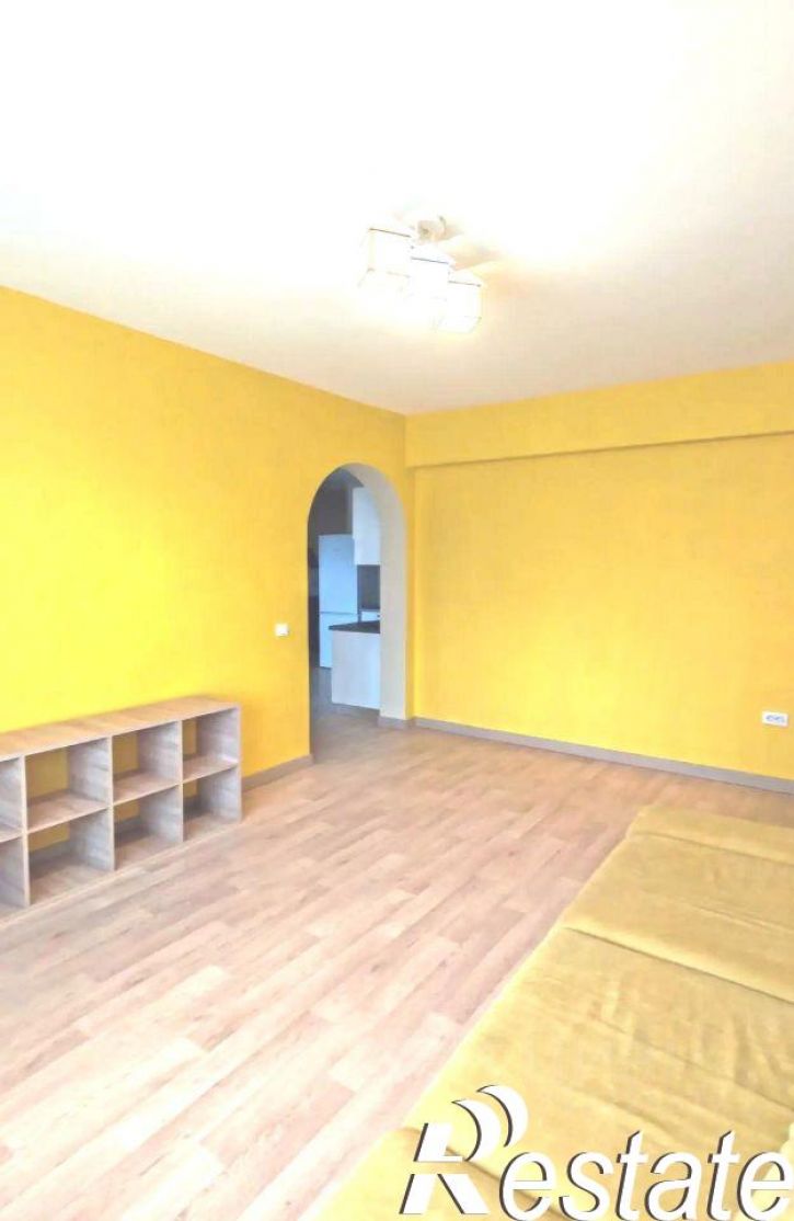2-комн квартира улица Юрия Тена, 27,  д. 27