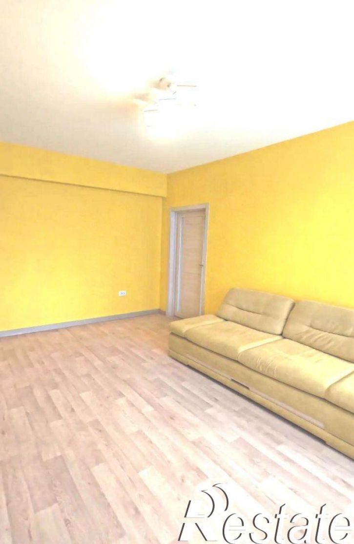 2-комн квартира улица Юрия Тена, 27,  д. 27