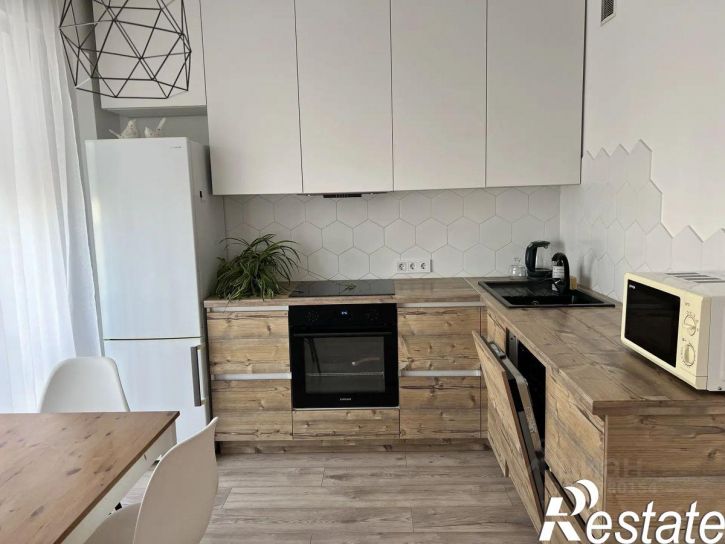 3-комн квартира улица Юрия Тена, 23,  д. 23