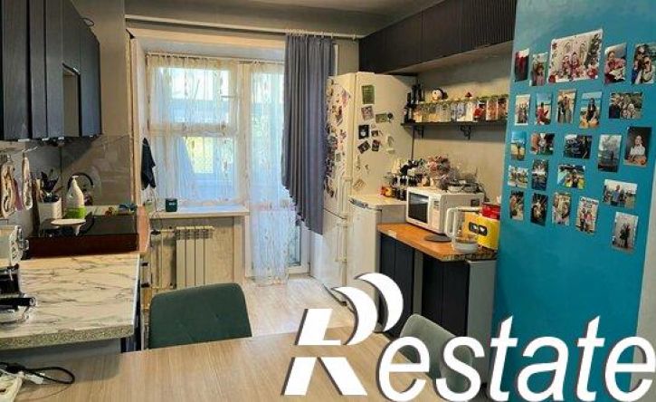 4-комн квартира микрорайон Университетский, 95