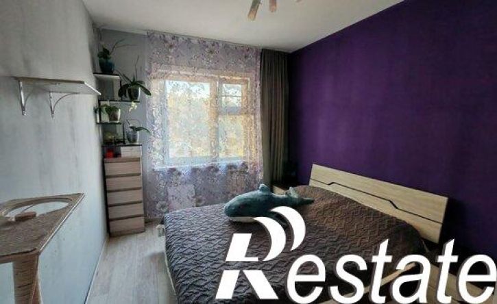 4-комн квартира микрорайон Университетский, 95